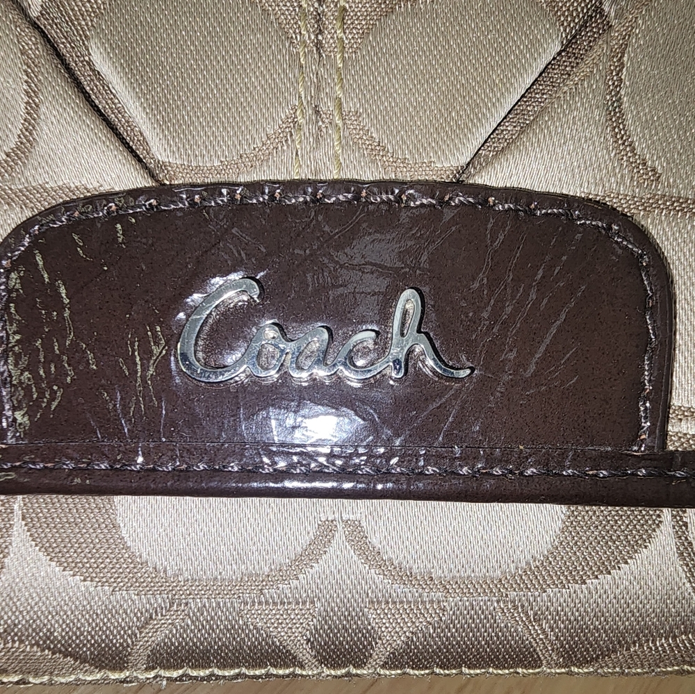Women's Wallet - Picture 2 of 8